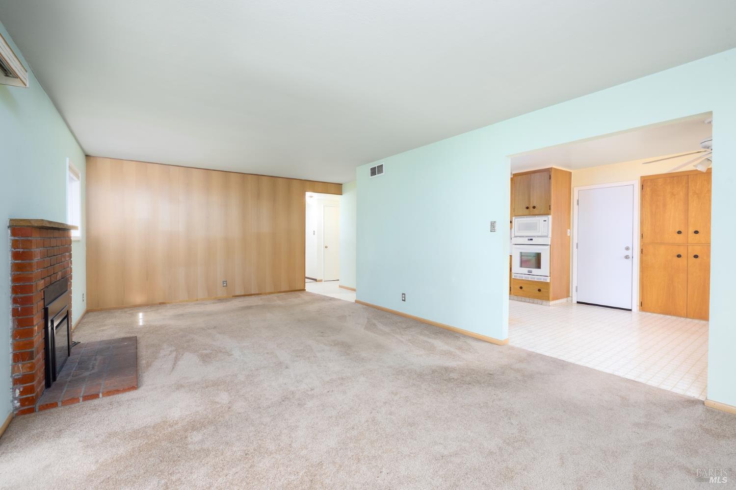 517 Antonio Street Cloverdale CA 95425