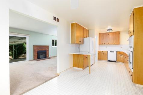 517 Antonio Street Cloverdale CA 95425