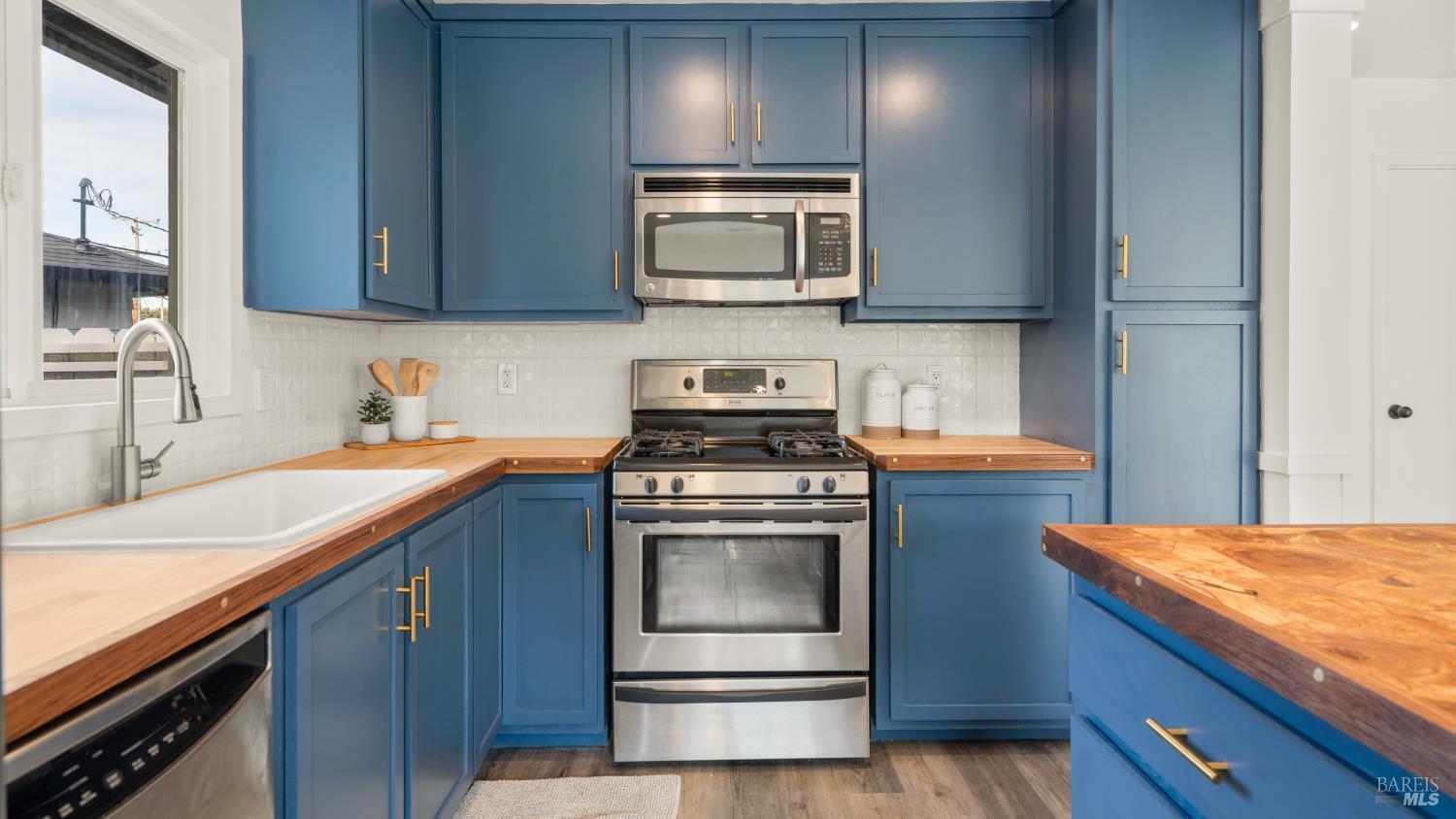 1227 Wyoming Drive Santa Rosa CA 95405