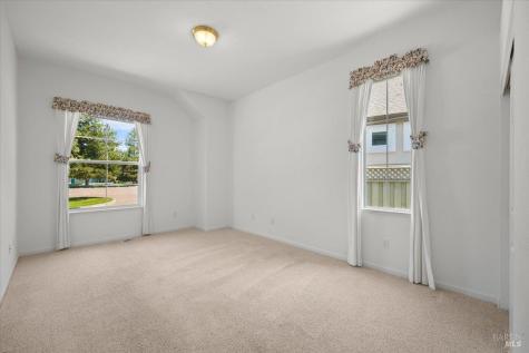15 Vintage Court Petaluma CA 94954