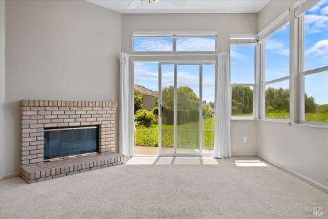 15 Vintage Court Petaluma CA 94954