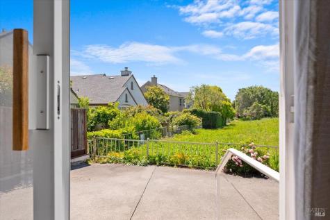 15 Vintage Court Petaluma CA 94954