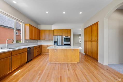 15 Vintage Court Petaluma CA 94954