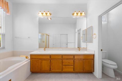15 Vintage Court Petaluma CA 94954