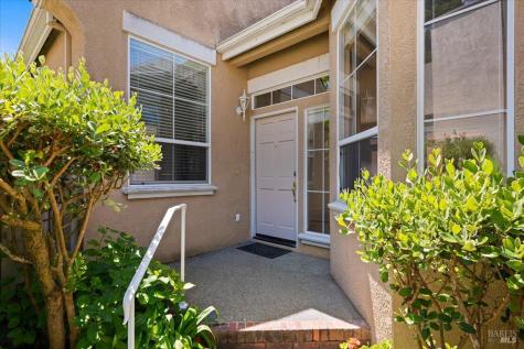 15 Vintage Court Petaluma CA 94954