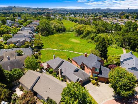 15 Vintage Court Petaluma CA 94954
