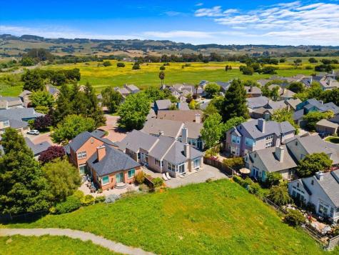 15 Vintage Court Petaluma CA 94954