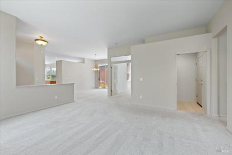 15 Vintage Court Petaluma CA 94954