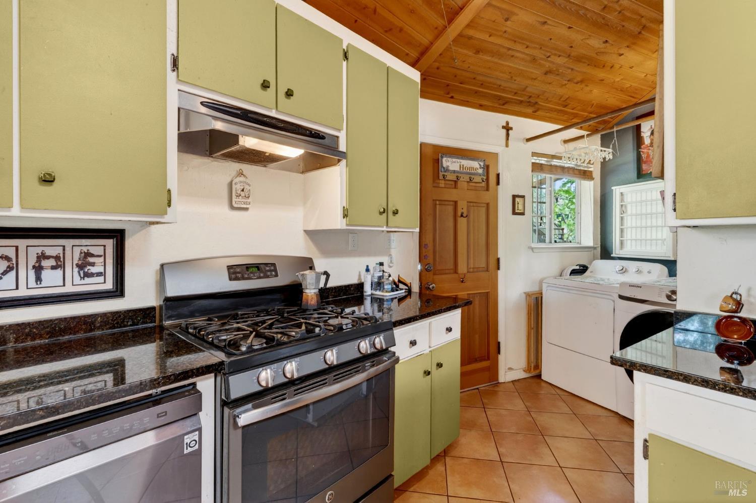 13885 Mountain House Road Hopland CA 95449