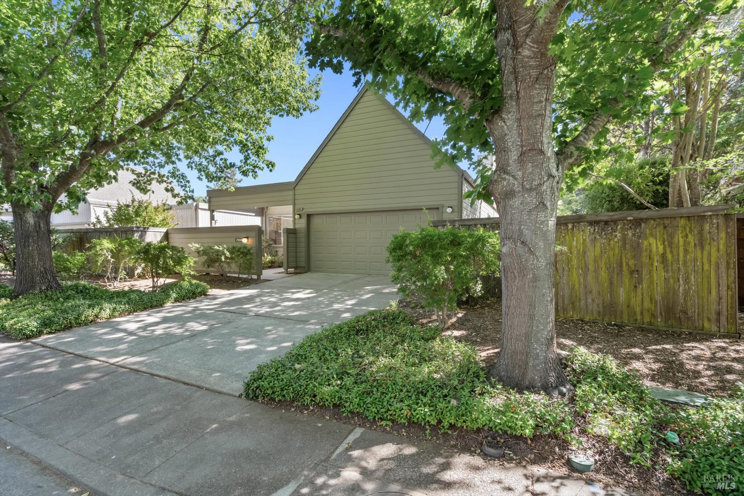 21246 Via Colombard Sonoma CA 95476