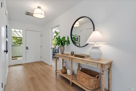 21246 Via Colombard Sonoma CA 95476