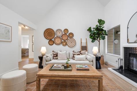 21246 Via Colombard Sonoma CA 95476