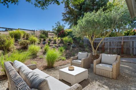 21246 Via Colombard Sonoma CA 95476