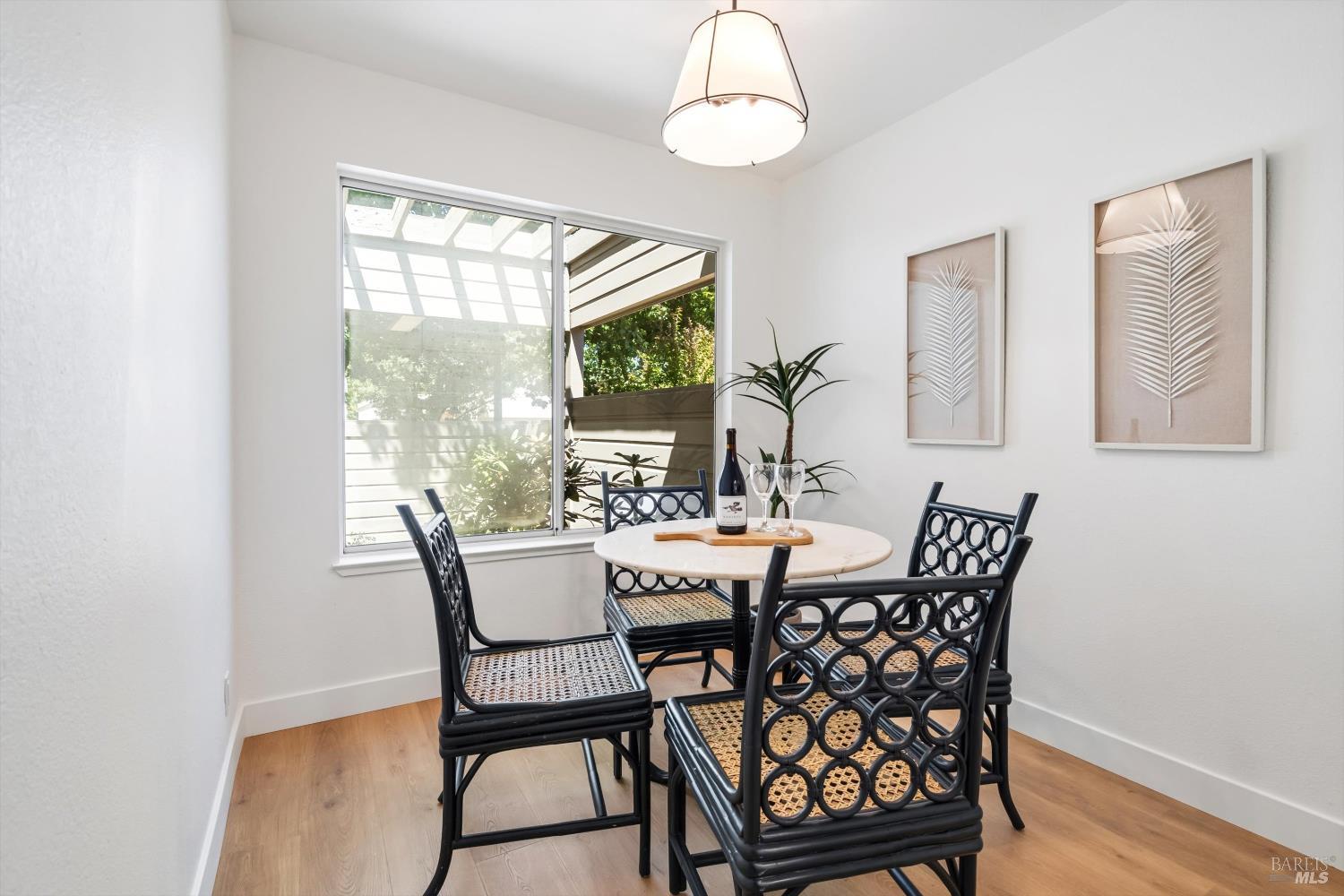 21246 Via Colombard Sonoma CA 95476