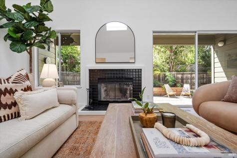 21246 Via Colombard Sonoma CA 95476