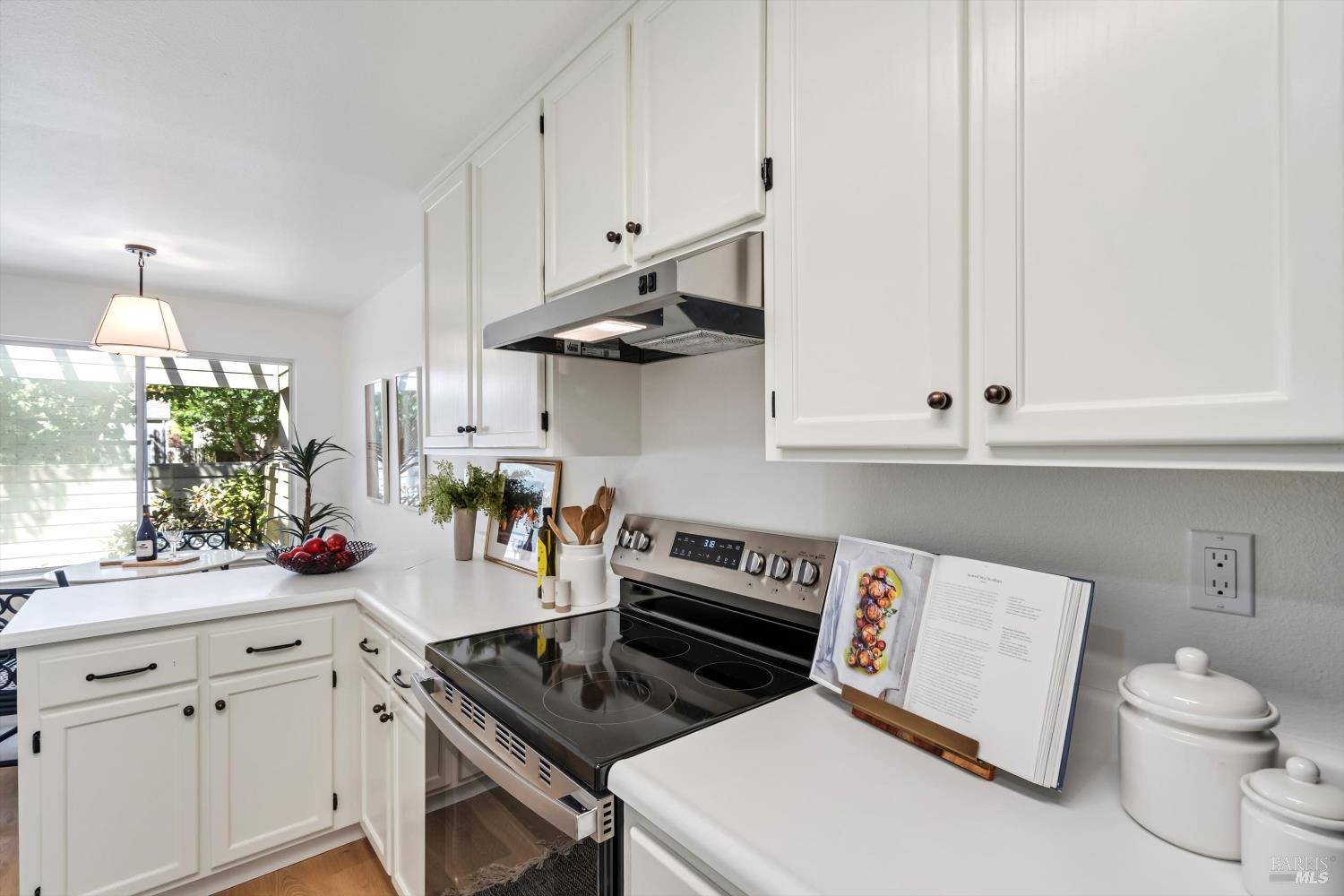 21246 Via Colombard Sonoma CA 95476