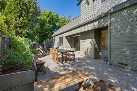 21246 Via Colombard Sonoma CA 95476