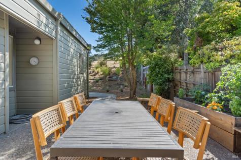21246 Via Colombard Sonoma CA 95476