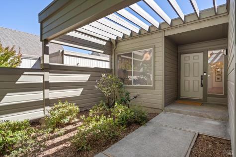 21246 Via Colombard Sonoma CA 95476