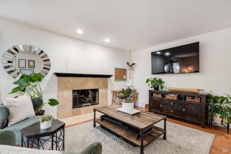 43 Anthony Court Windsor CA 95492