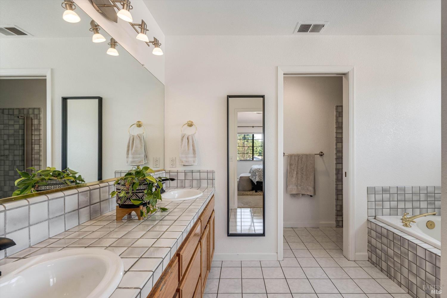 43 Anthony Court Windsor CA 95492