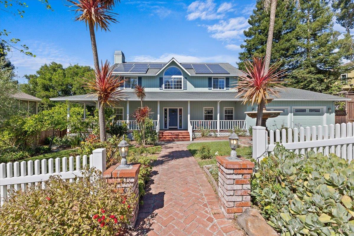 7420 Woodland Avenue Sebastopol CA 95472