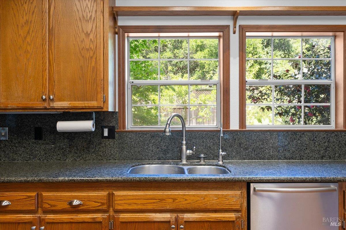 7420 Woodland Avenue Sebastopol CA 95472