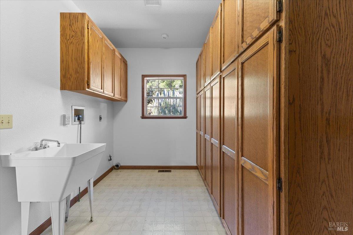7420 Woodland Avenue Sebastopol CA 95472