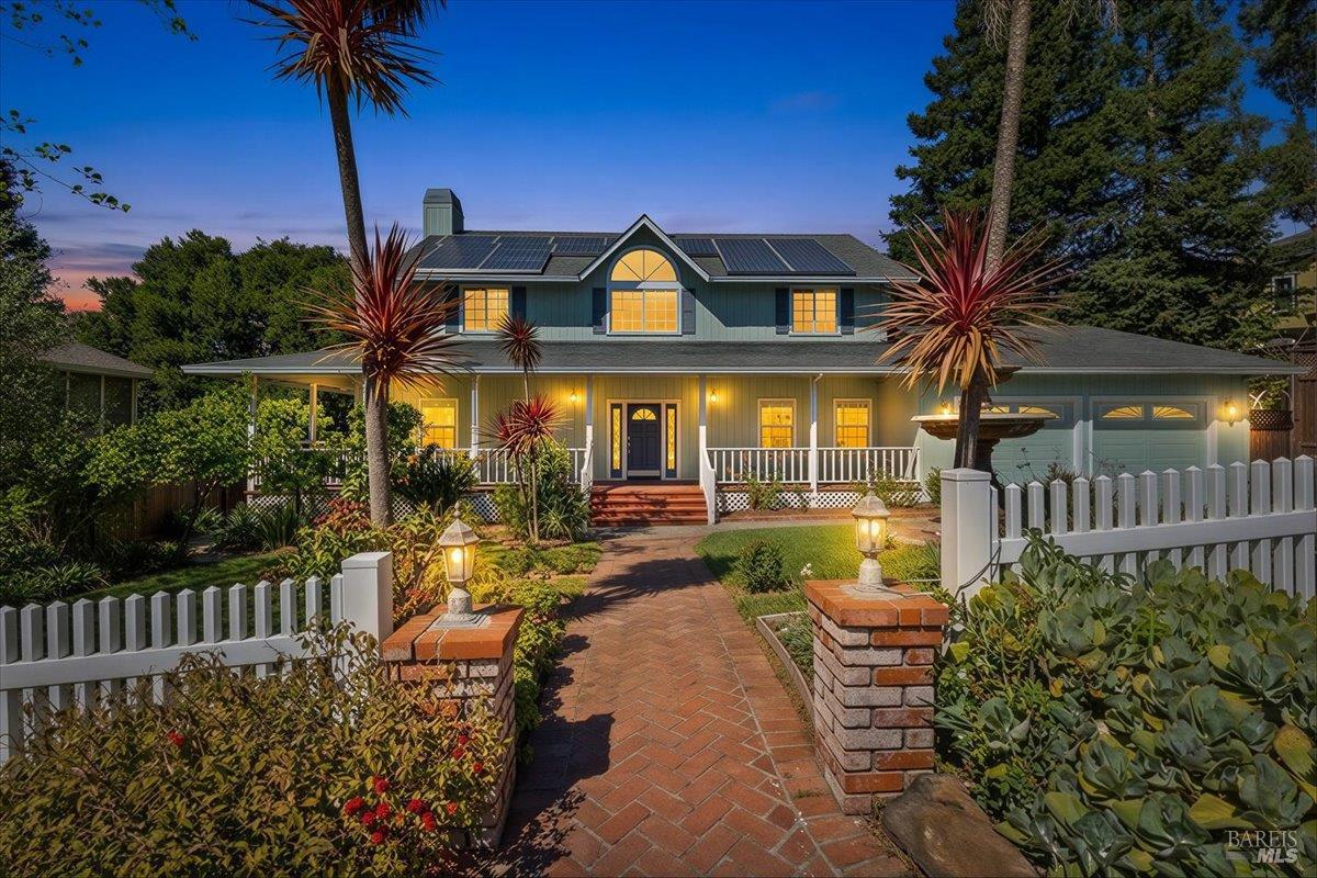 7420 Woodland Avenue Sebastopol CA 95472
