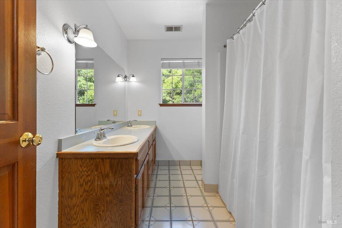 7420 Woodland Avenue Sebastopol CA 95472