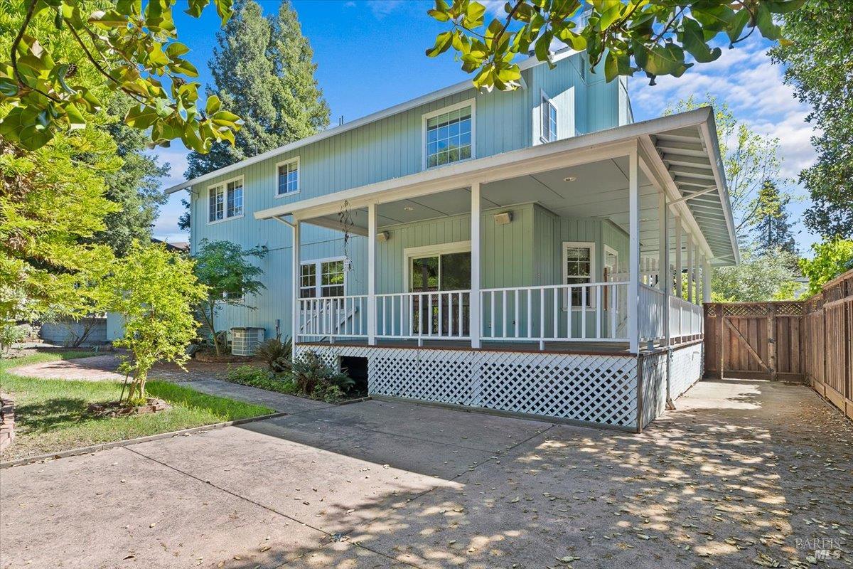 7420 Woodland Avenue Sebastopol CA 95472