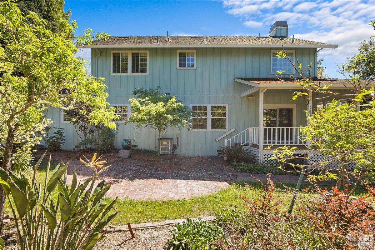 7420 Woodland Avenue Sebastopol CA 95472