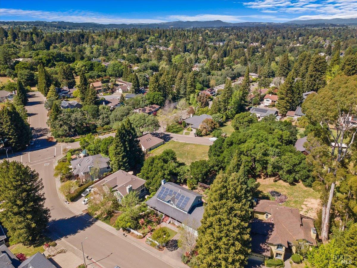 7420 Woodland Avenue Sebastopol CA 95472