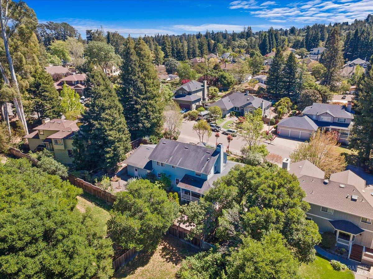 7420 Woodland Avenue Sebastopol CA 95472