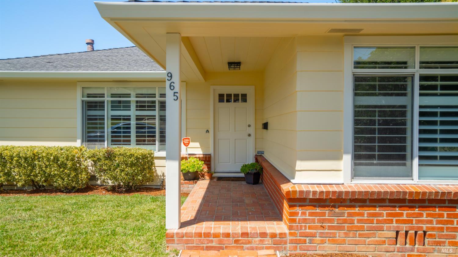 965 Phillips Avenue Petaluma CA 94952