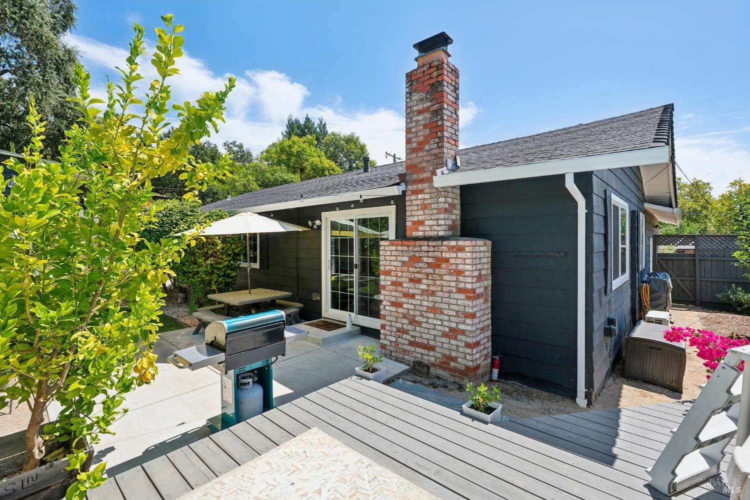 18344 Happy Lane Sonoma CA 95476