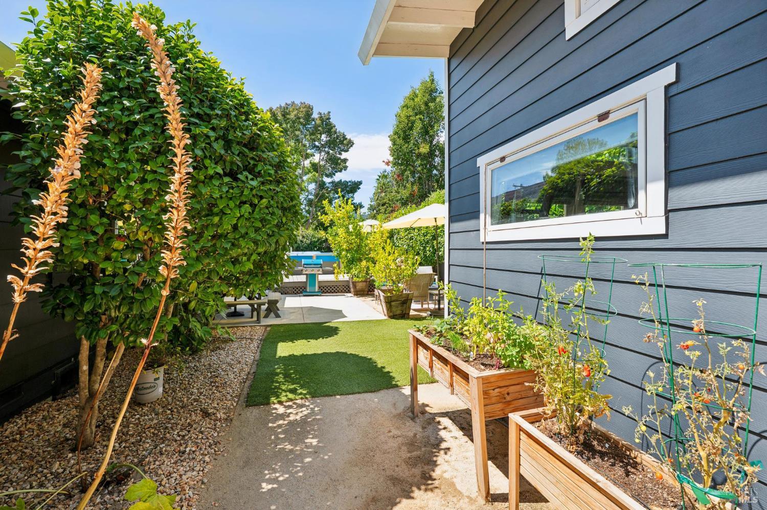 18344 Happy Lane Sonoma CA 95476