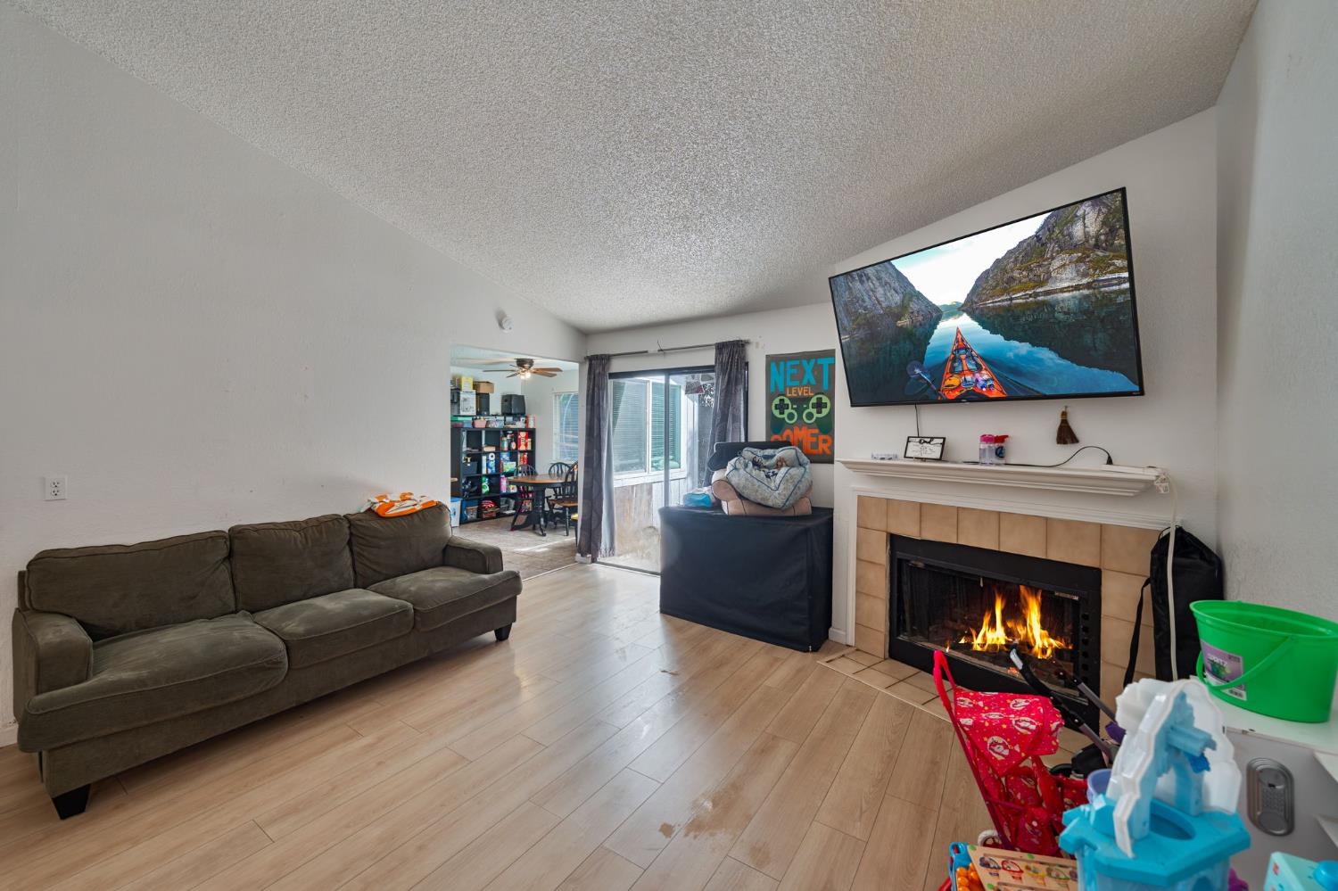 9412 Aizenberg Circle Elk Grove CA 95624