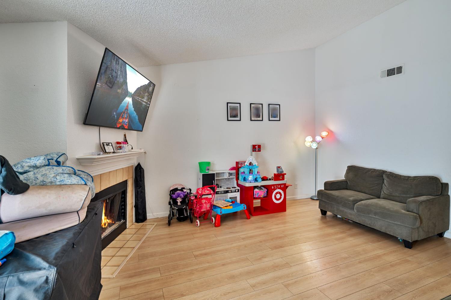9412 Aizenberg Circle Elk Grove CA 95624