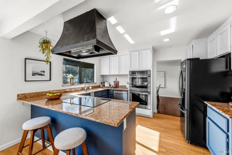 237 Rushmore Avenue Petaluma CA 94954