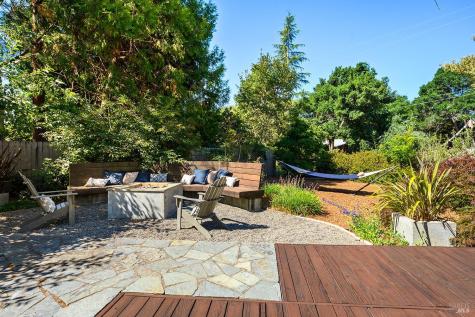 1225 Garden Lane Sebastopol CA 95472