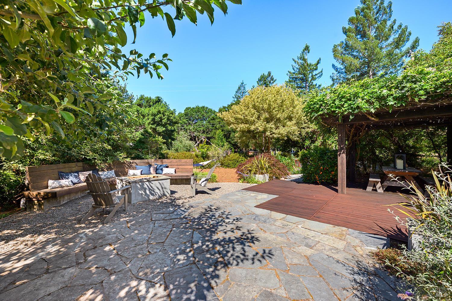 1225 Garden Lane Sebastopol CA 95472