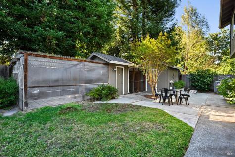 1225 Garden Lane Sebastopol CA 95472