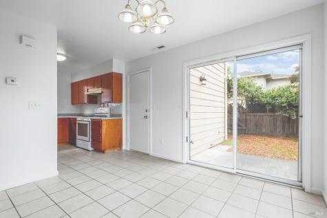 12 Alana Way Cloverdale CA 95425
