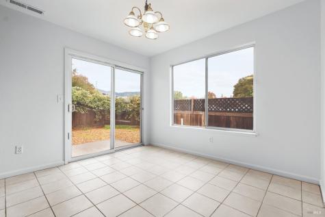12 Alana Way Cloverdale CA 95425