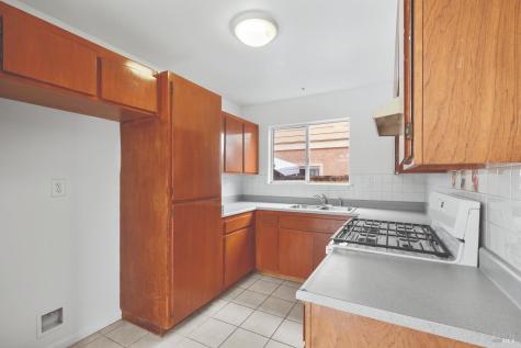 12 Alana Way Cloverdale CA 95425