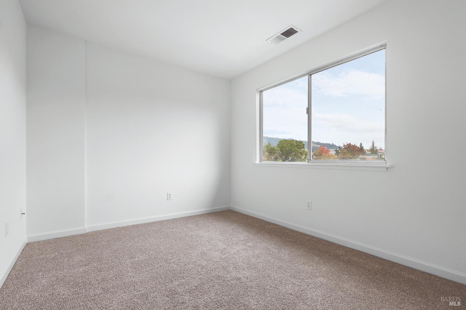 12 Alana Way Cloverdale CA 95425
