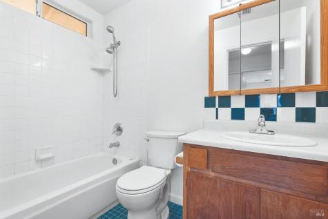 12 Alana Way Cloverdale CA 95425