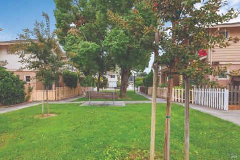 12 Alana Way Cloverdale CA 95425