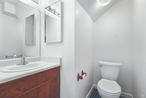 12 Alana Way Cloverdale CA 95425